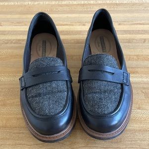 Clarks Raisie Eletta Black Tweed Loafer